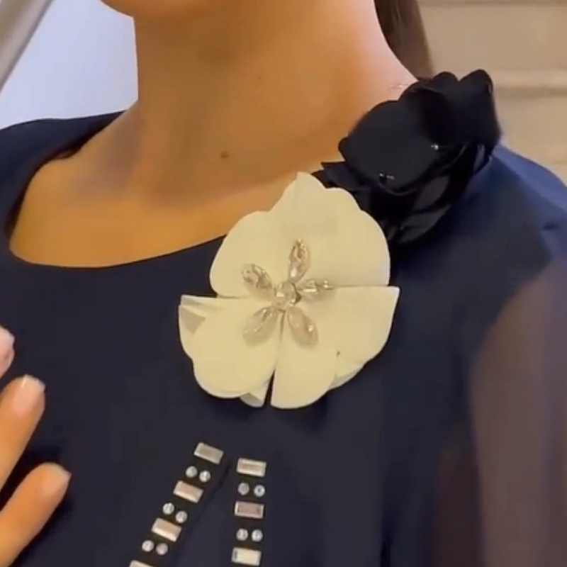 đžăS-4XLăNyĂĄri elegĂĄns kĂ©trĂ©szes ruha